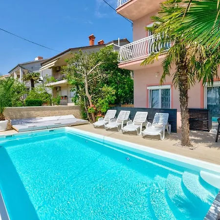 Abros Potkrovlje Apartment Crikvenica