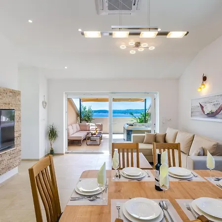 Abros Potkrovlje * Crikvenica