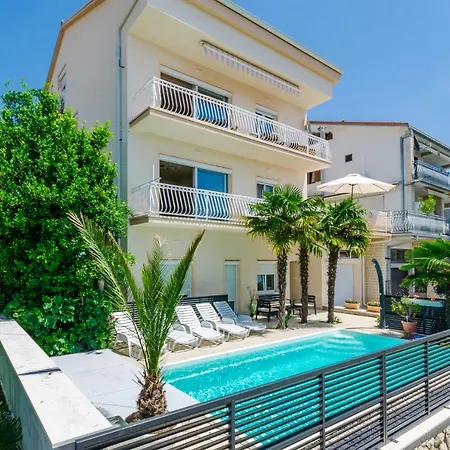 Appartement Abros Potkrovlje